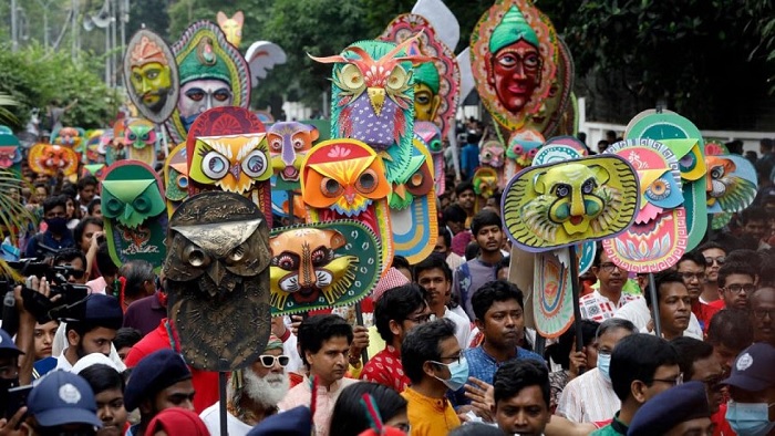 অ র্চ না  মা লা কা র 